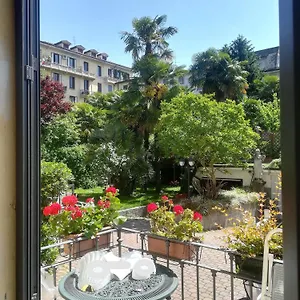 Otel Charly ***