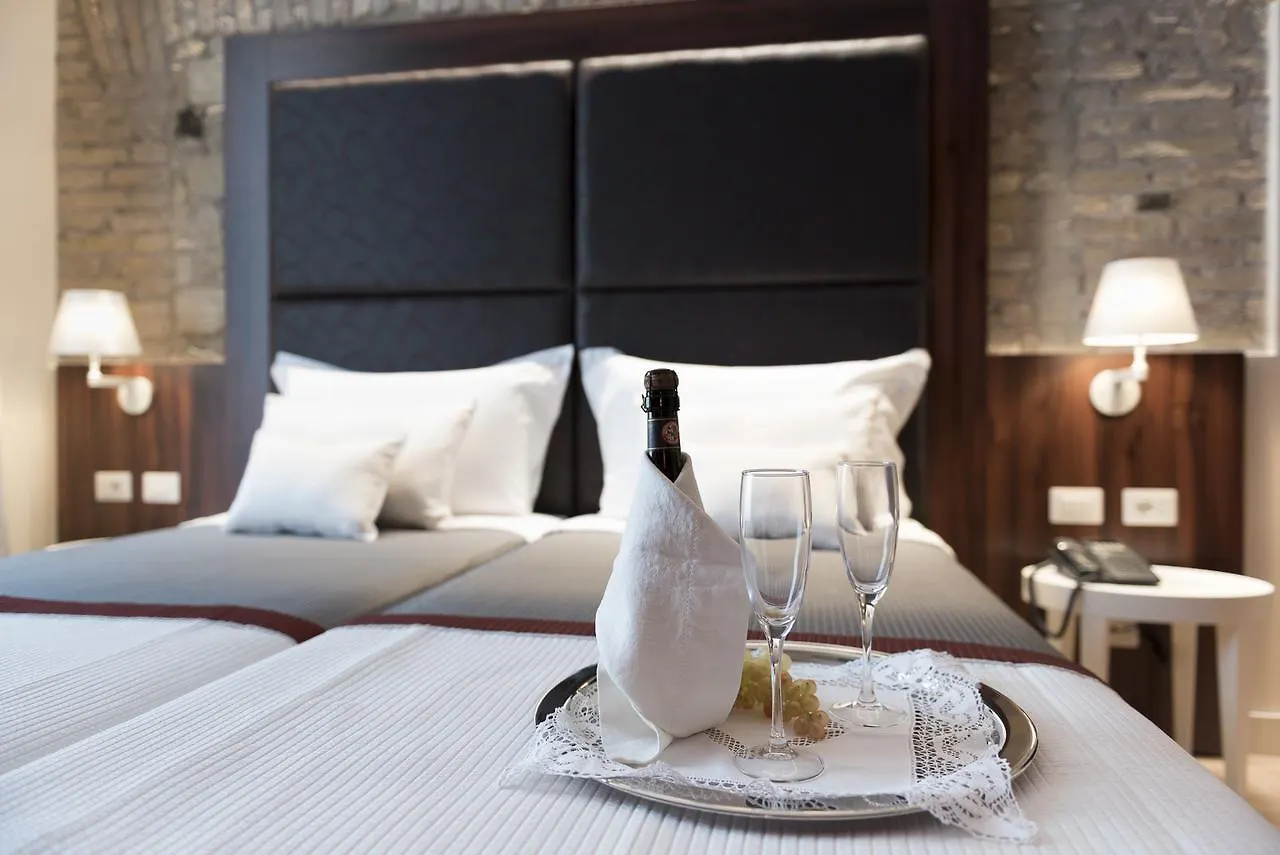 Navona Luxury Guesthouse ローマ 2*,